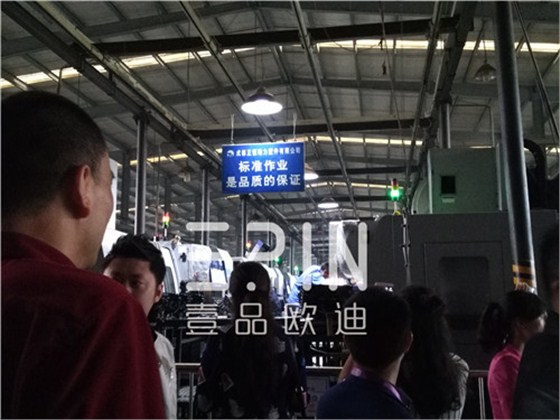 在劉總親自帶隊(duì)參觀正恒動(dòng)力生產(chǎn)車間環(huán)節(jié)，近距離走進(jìn)這樣的億元級(jí)企業(yè)，不管是先進(jìn)的生產(chǎn)設(shè)備還是完善的生產(chǎn)及管控流程都讓壹品歐迪小編無比震撼。 正恒動(dòng)力廠區(qū)及車間風(fēng)貌