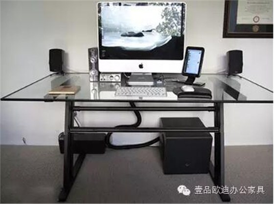 簡單3招，擺脫辦公桌下各種電源線雜亂困擾？