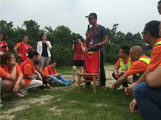 全國(guó)第二屆牛商爭(zhēng)霸賽四川賽區(qū)的啟動(dòng)儀式。來自四川各地的優(yōu)秀牛商們齊聚一堂，為全國(guó)第二屆牛商爭(zhēng)霸賽四川賽區(qū)舉行了隆重的啟動(dòng)儀式。