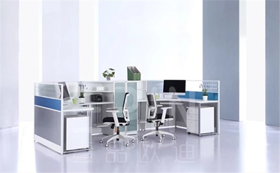 企業(yè)要怎樣采購(gòu)優(yōu)質(zhì)的隔斷屏風(fēng)辦公桌產(chǎn)品呢