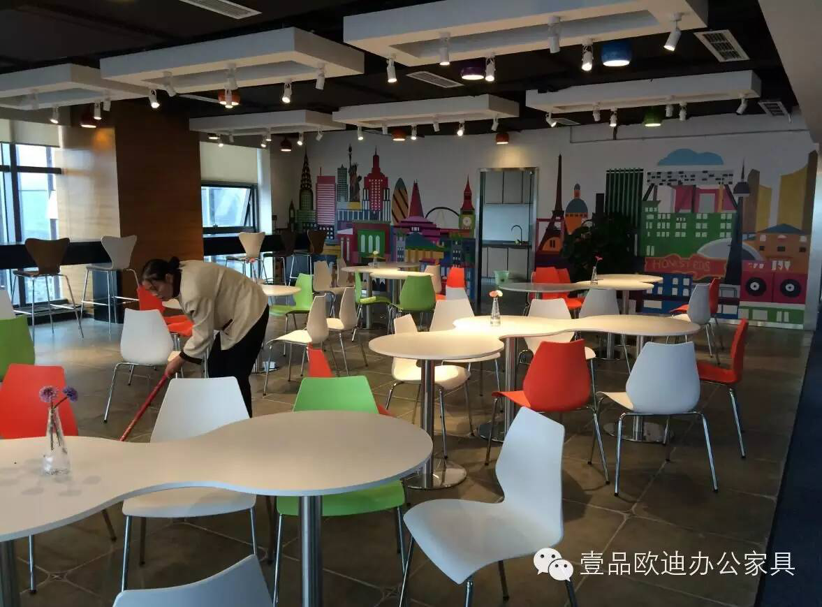 這樣的辦公環(huán)境就算加班都興奮！-壹品歐迪工程案例