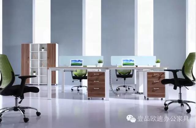簡單3招，擺脫辦公桌下各種電源線雜亂困擾？